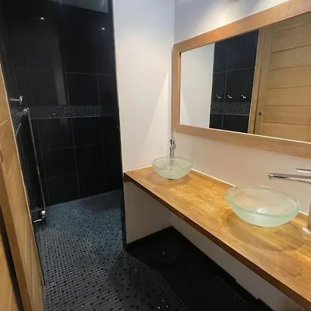 A Avec Piscine Et Jacuzzi Au Calme